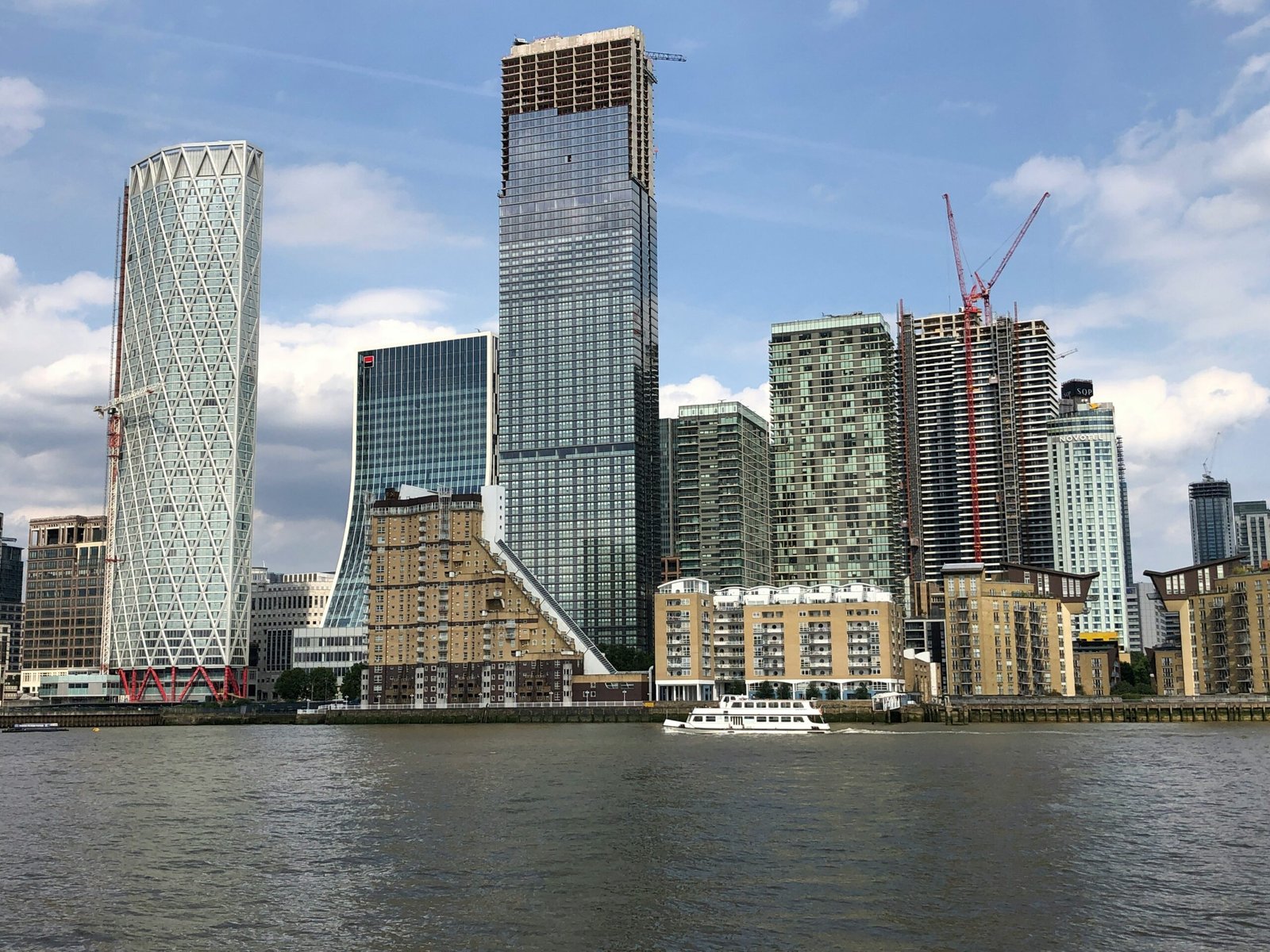 Exploring Canary Wharf: Top Things to Do in London's Financial Hub